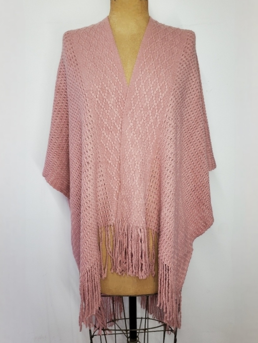 Roffe Accessories 56x38" Wrap Blanket Shawl Mauve Pink Knit Fringe Anthropology
